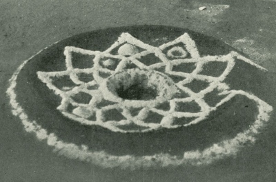 UCPAAE Pl. 12, Fig. 2. Sand Painting for the Girls' Ceremony [1908] (Public Domain Image)